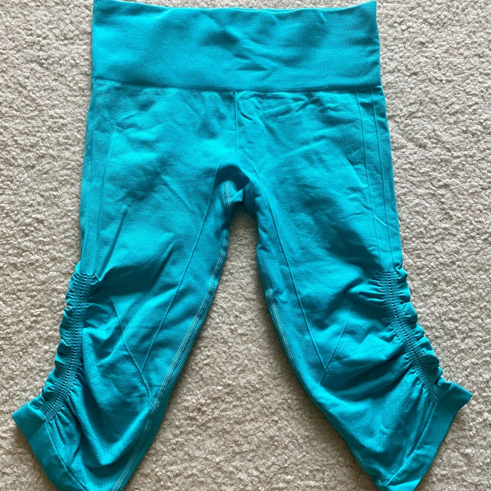 Lululemon Ebb to Flow crops